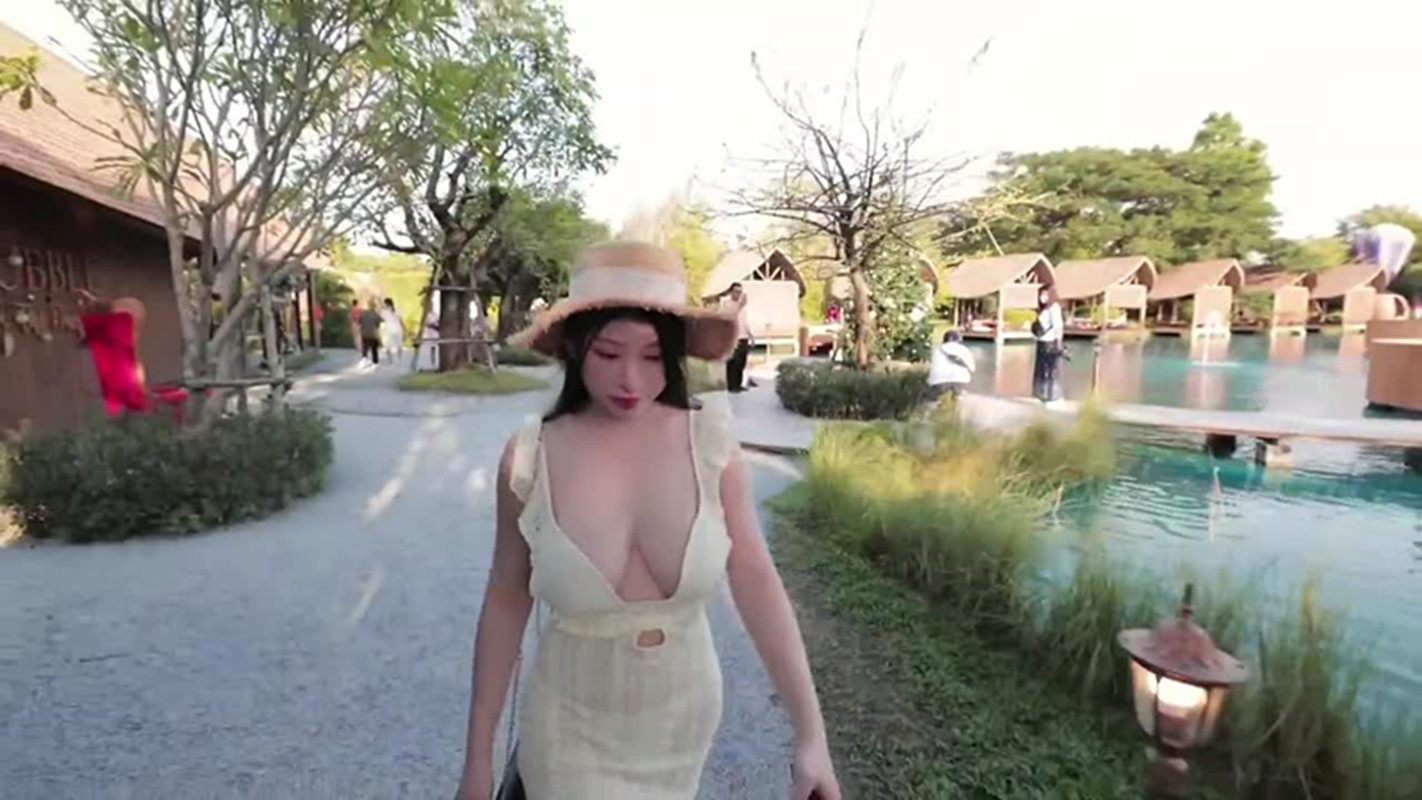 艾玛Emma(emmy18y)-雪白巨乳游客泰国性爱旅游[1V/299M]