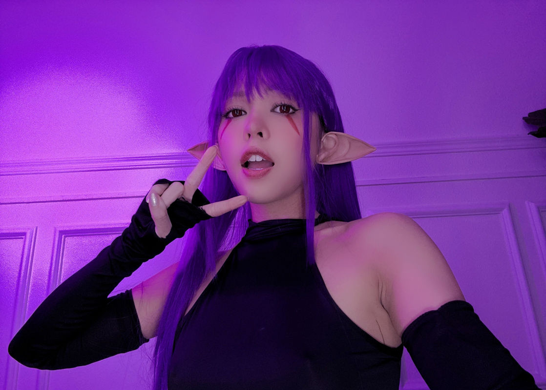 Kittyxkum-埃希尔韵味十足肛塞水晶快乐棒自慰表情丰富双腿高高翘起看着玩具塞入下体[1V+117P/555M]