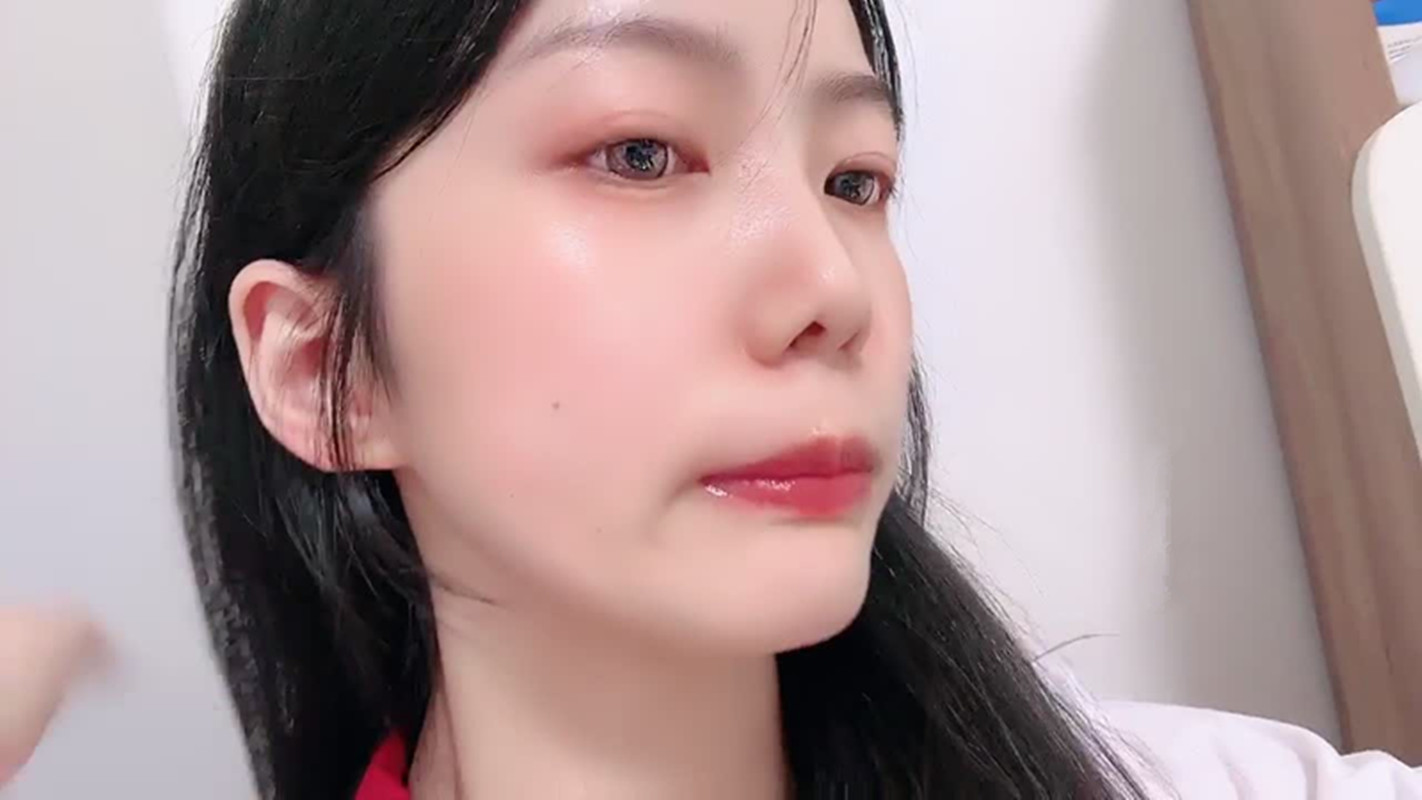04甜妹妹-绝对最漂亮的新人恋爱冲昏了头小仙女真大方粉穴美乳[4V/2.22G]