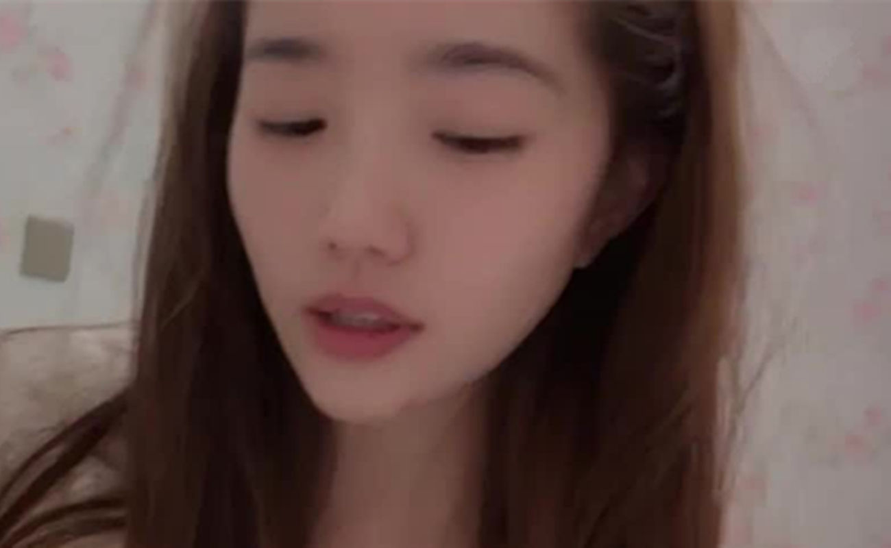 星柠-新品年度最美乳房反差美女高价一对一在线网调一对奶子又大又挺裸舞自摸[1V/358M]