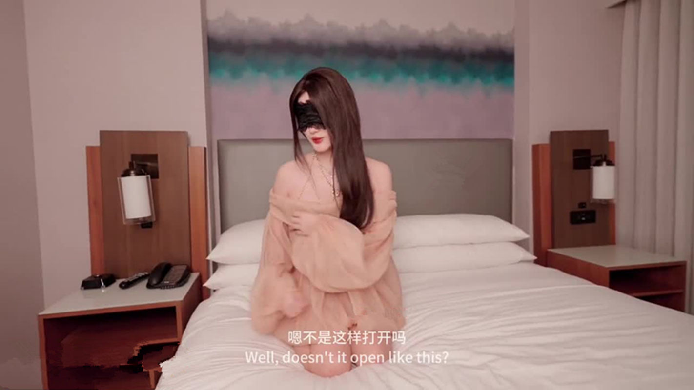 饼干姐姐-垂涎美色宝宝应该也很好奇私房拍摄是什么样的吧姐姐亲自去尝试了一下只不过事情好像有点不受我的控制了精液居然把小穴和全身都侵占了[1V/816M]